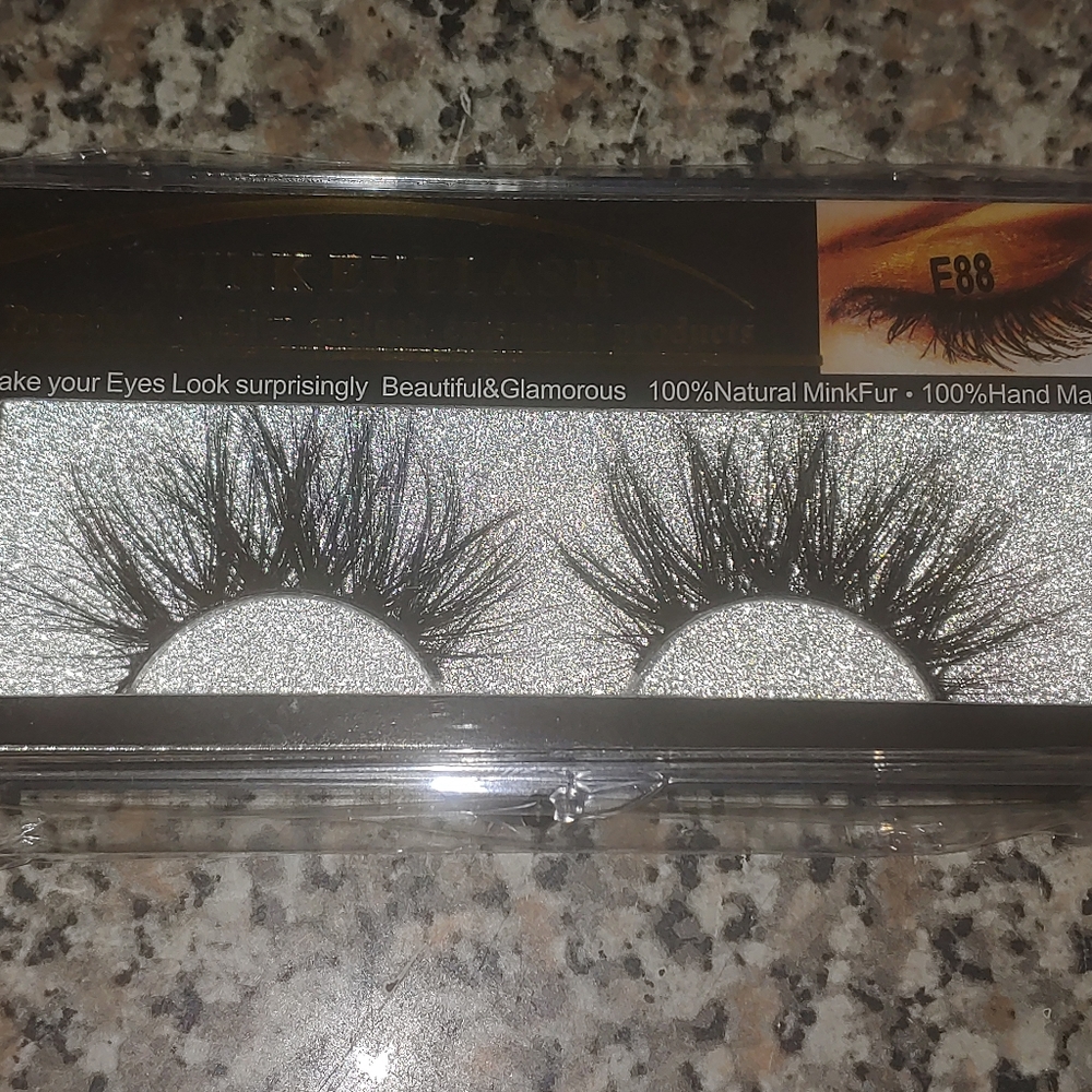 3D Mink Lashes - Picture 2 of 2